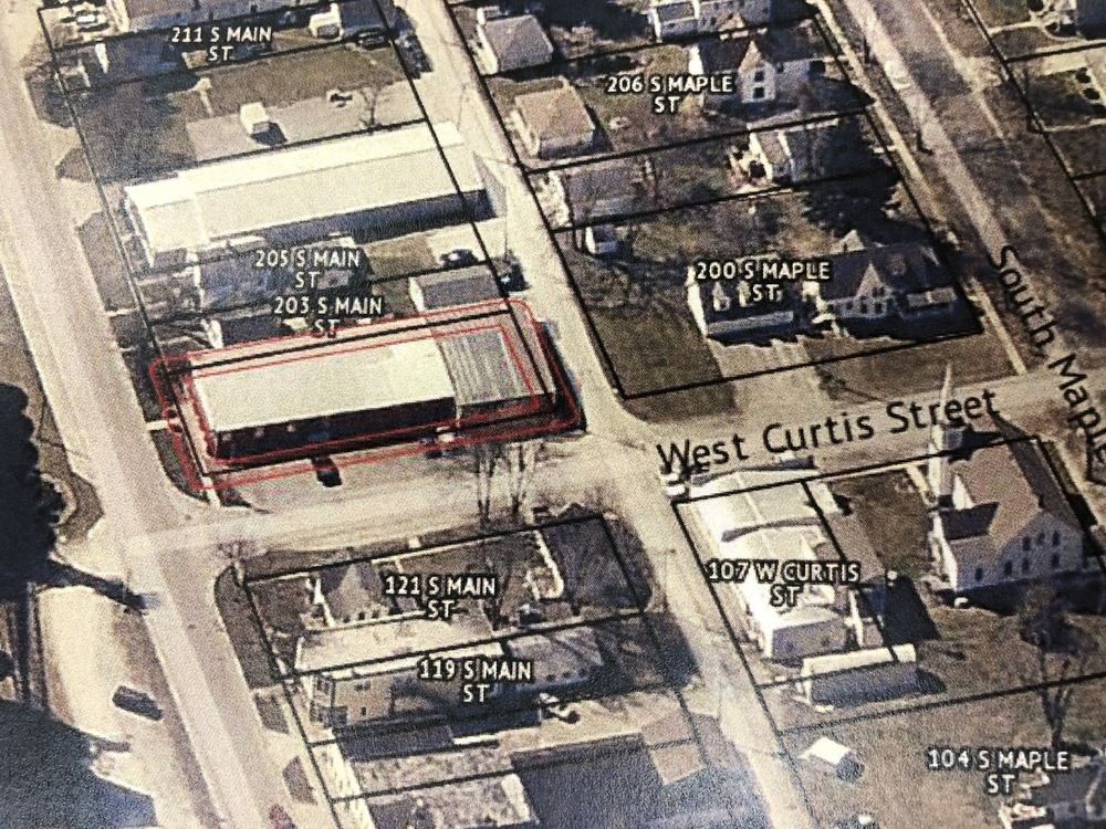 201 S Main St, Grant Park, IL 60940